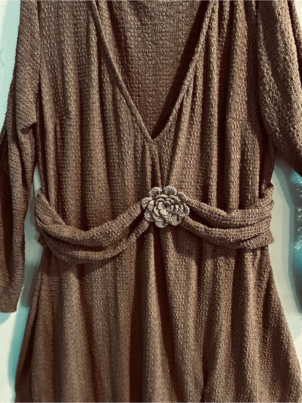 ASOS DESIGN Brown Crochet Mini Dress Plunge V-Neck Split Slv 3D Corsage XL NWOT - Picture 7 of 10